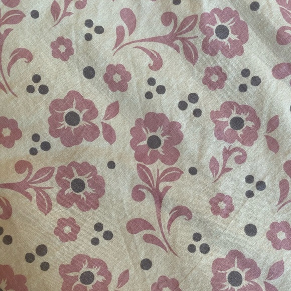 The Peanutshell Bella organic cotton crib quilt and sheet set pink, cream - Picture 14 of 17